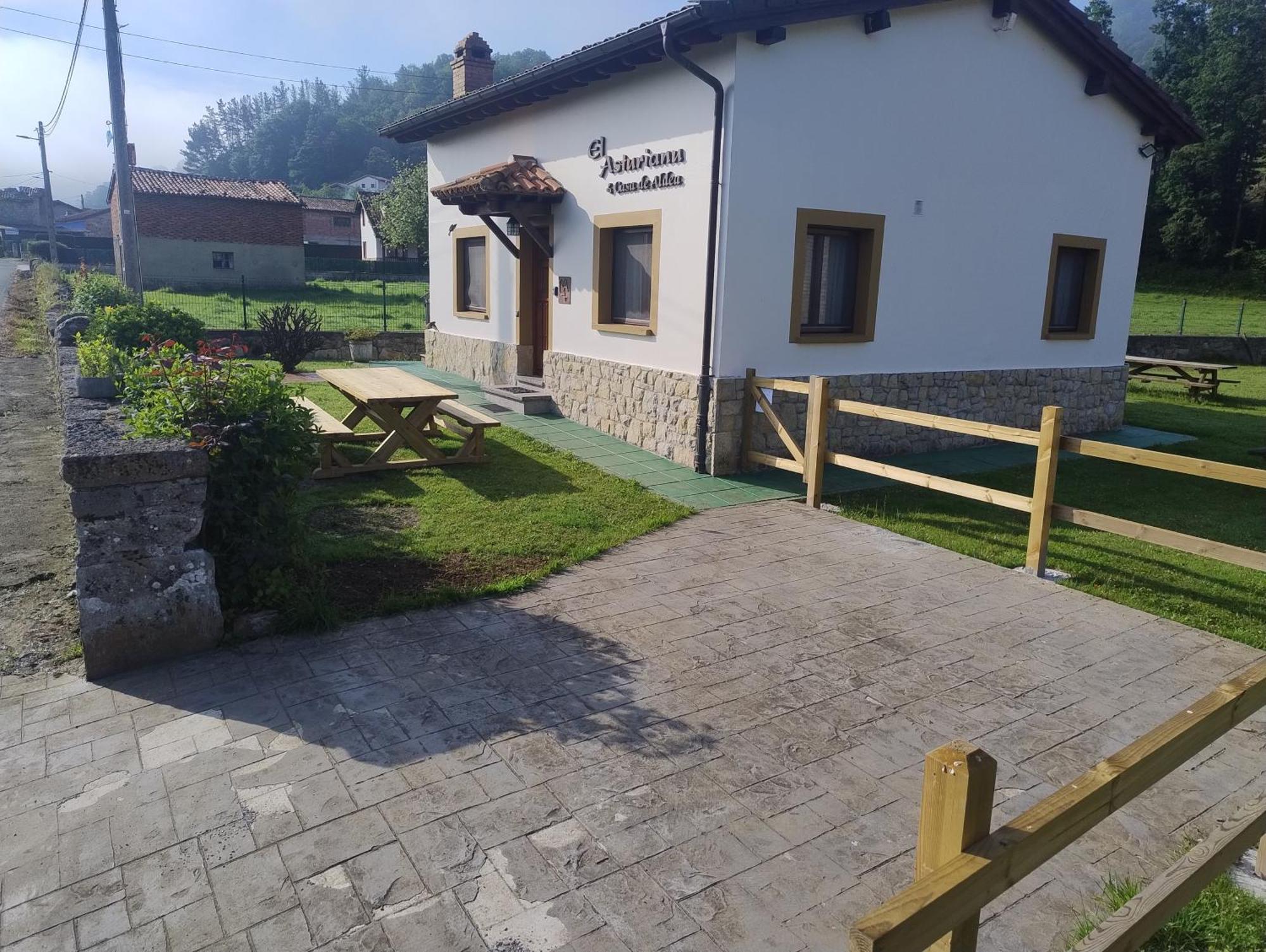 El Asturianu Villa Intriago Exterior photo